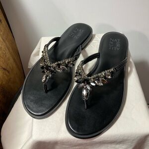 Naturalizer Fallyn styled women's sandals, black with gemstones size 8